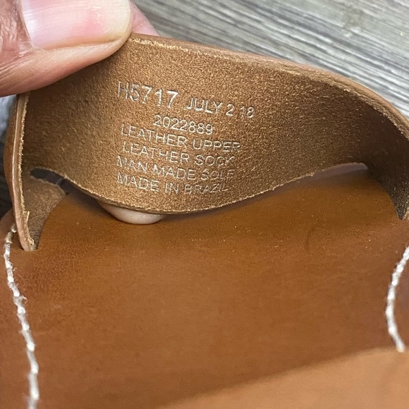 Madewell boardwalk ankle strap sandals brown leather size 6
Sold at buckle - Picture 6 of 7